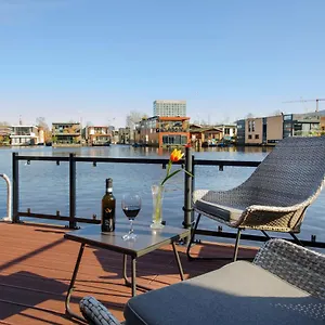 Houseboat With Canalview And Free Bikes Bed & Breakfast Amsterdam